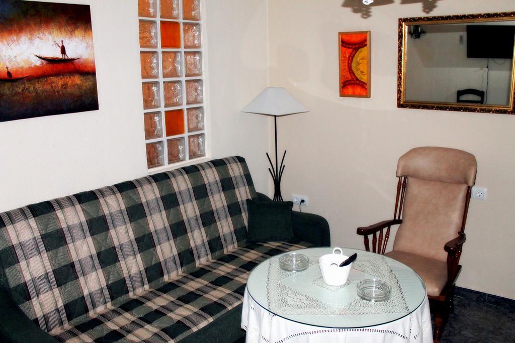 Castor Y Polux Apartment El Gastor Phòng bức ảnh